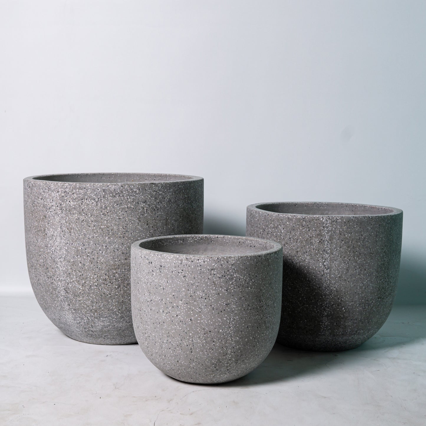 Macetero FLORA GRIS TRIO de fibrocemento